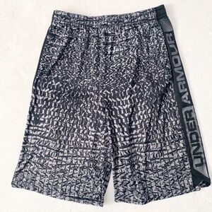 Under Armour Loose Athletic Shorts Youth XL HeatGear
